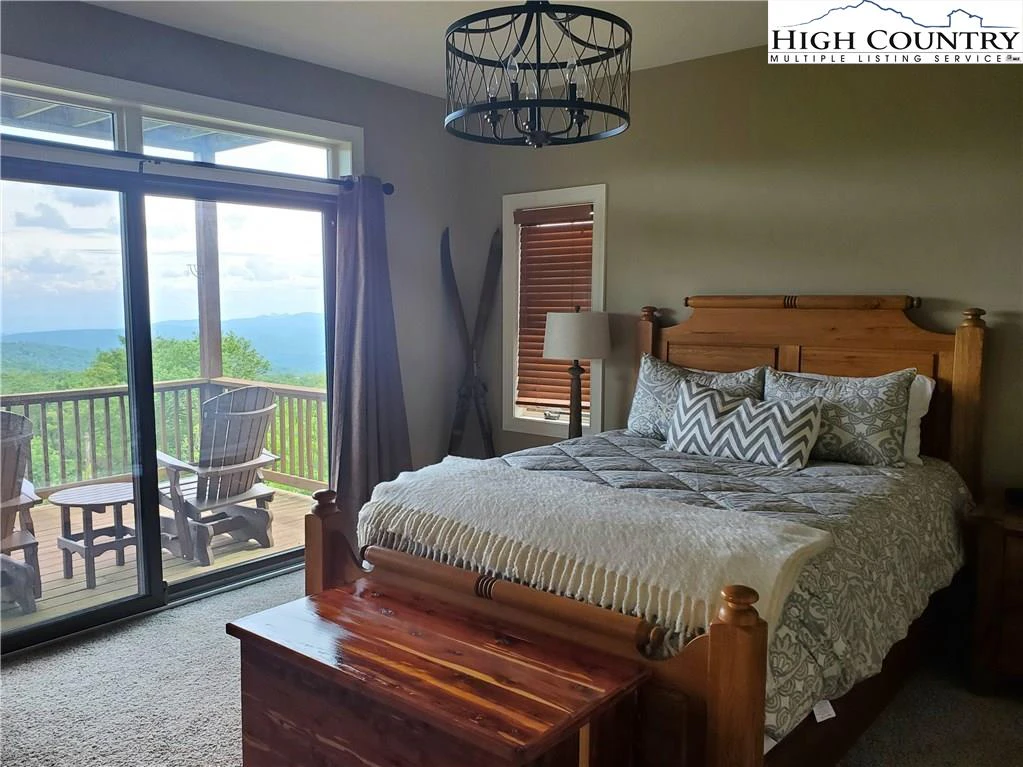 Image number 11 for the current listing