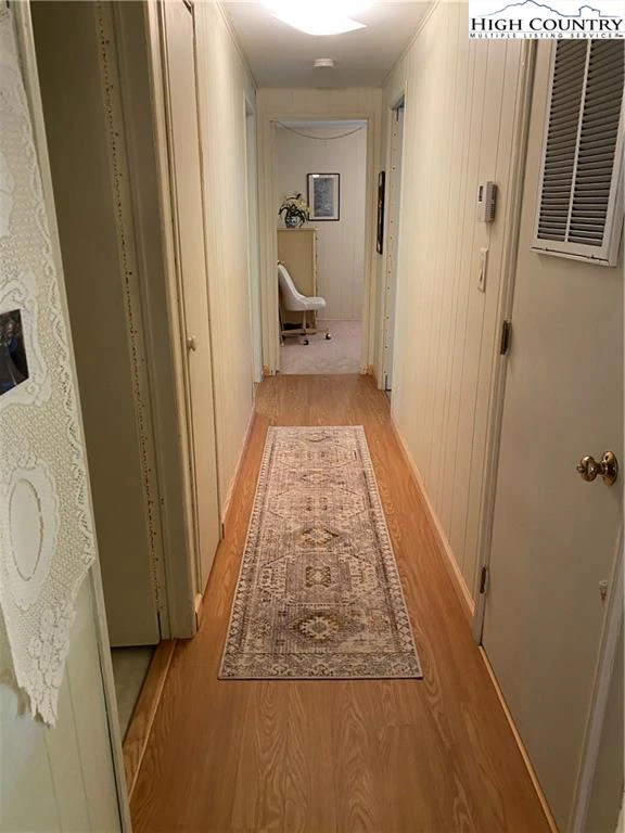 Image number 2 for the current listing