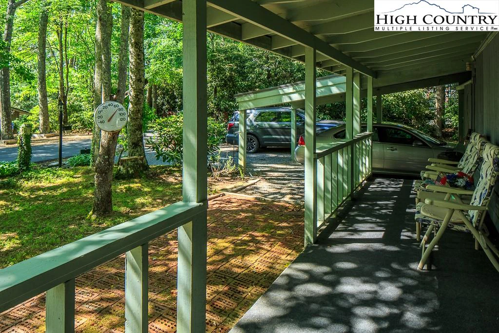 Image number 4 for the current listing