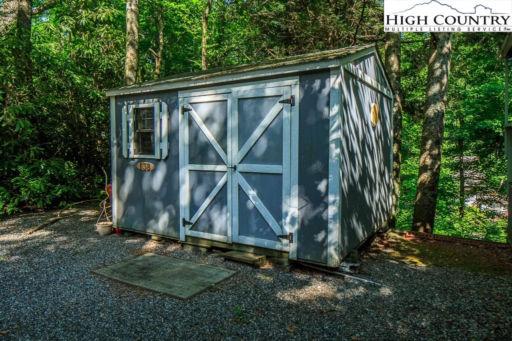 Image number 3 for the current listing