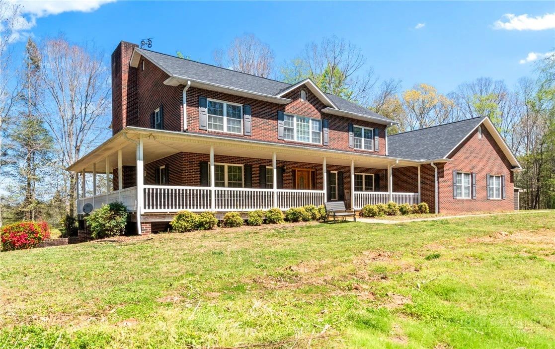 Image number 1 for the current listing