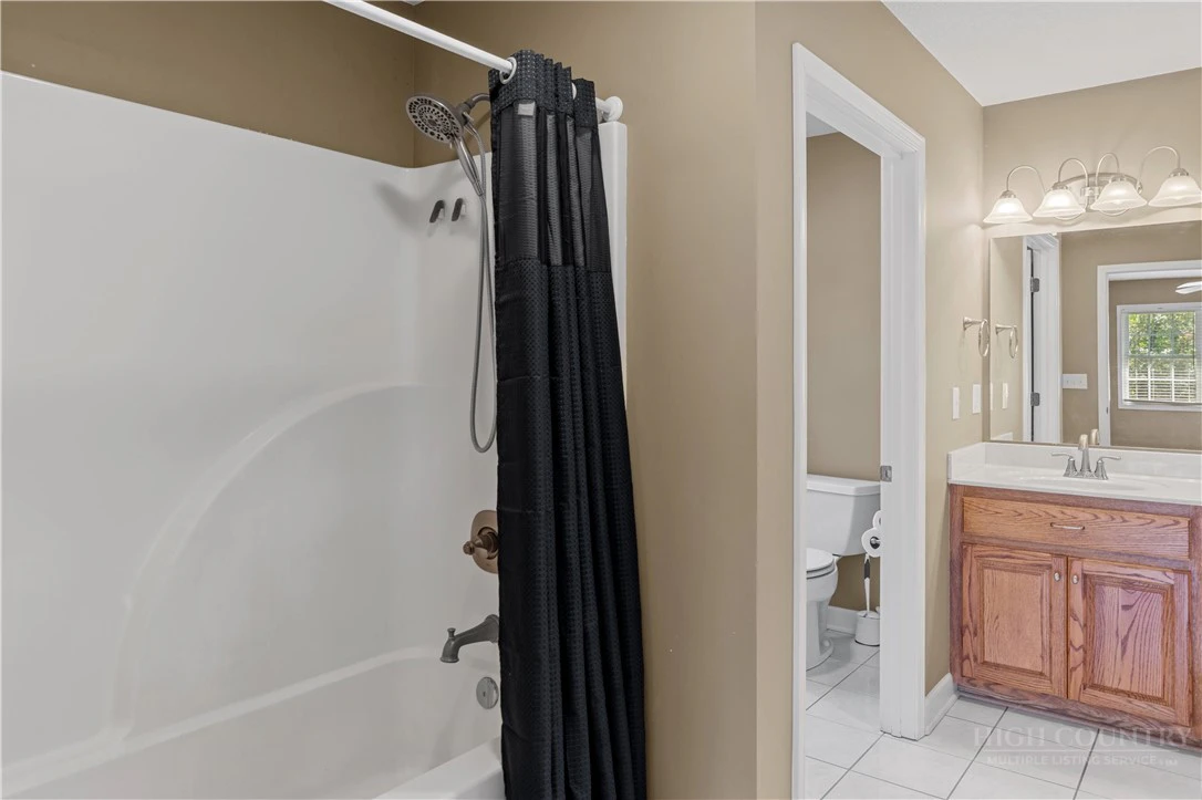 Image number 5 for the current listing
