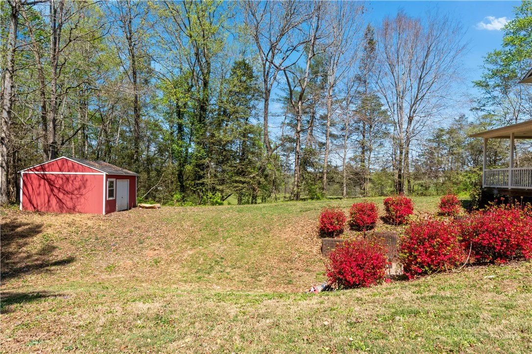 Image number 18 for the current listing