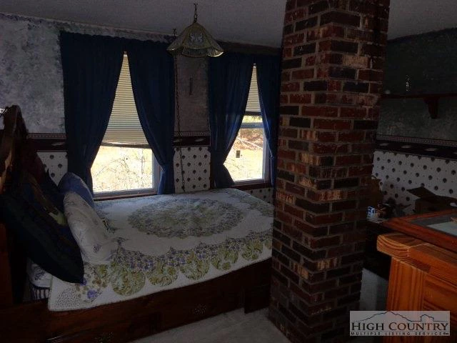 Image number 7 for the current listing