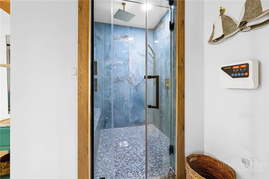 Image number 10 for the current listing