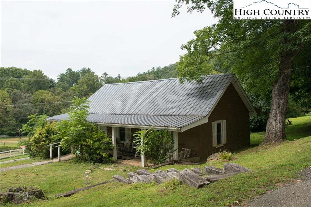 Image number 1 for the current listing