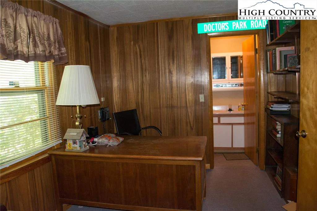 Image number 8 for the current listing