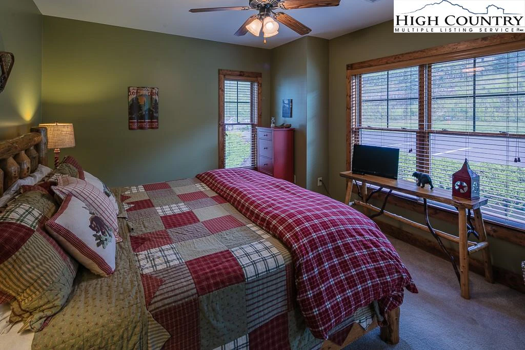 Image number 6 for the current listing