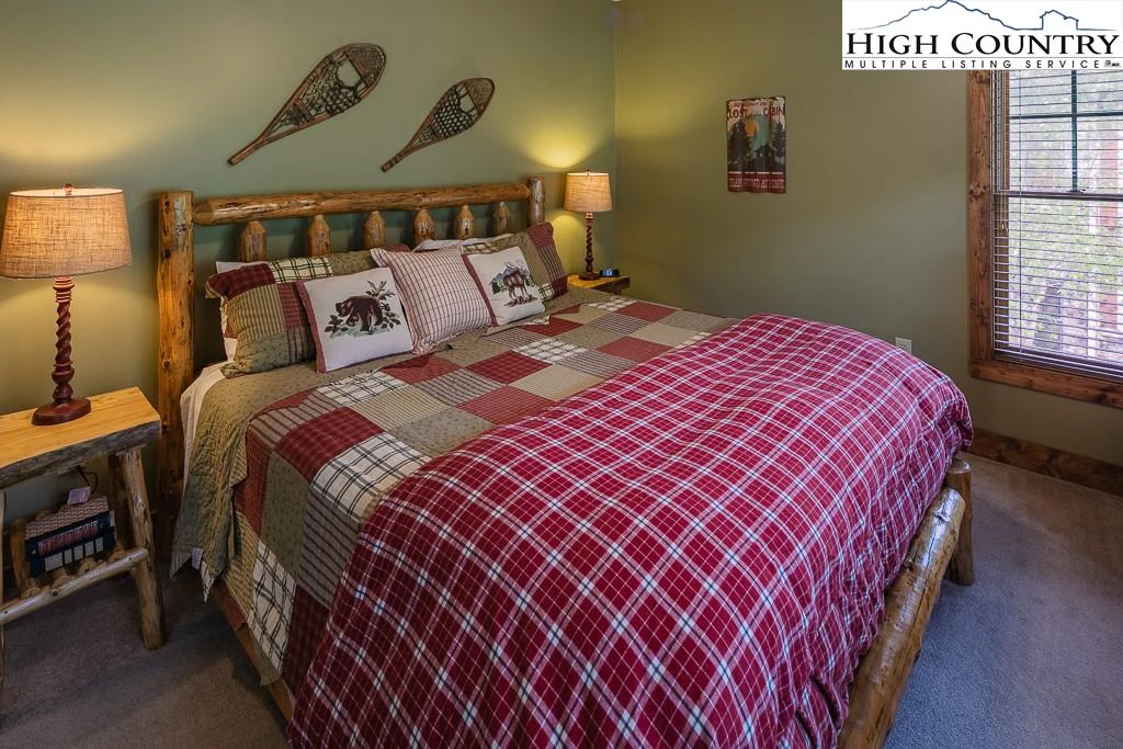 Image number 7 for the current listing