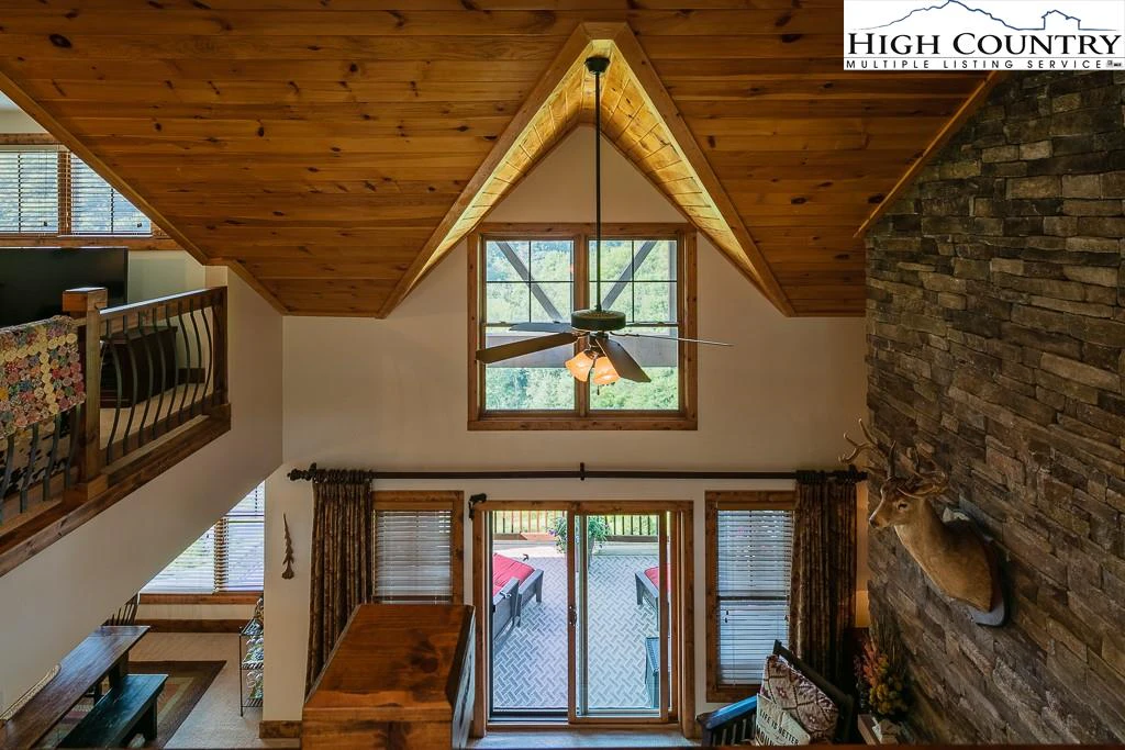 Image number 15 for the current listing