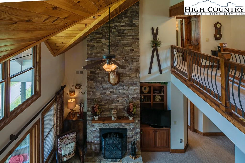 Image number 16 for the current listing