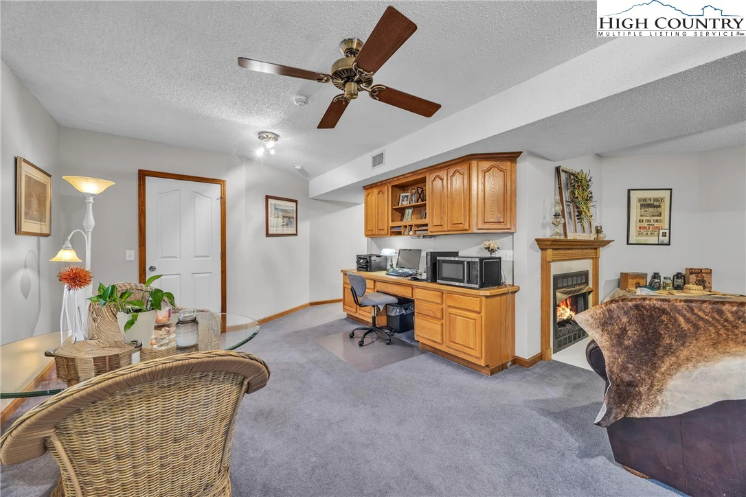 Image number 6 for the current listing