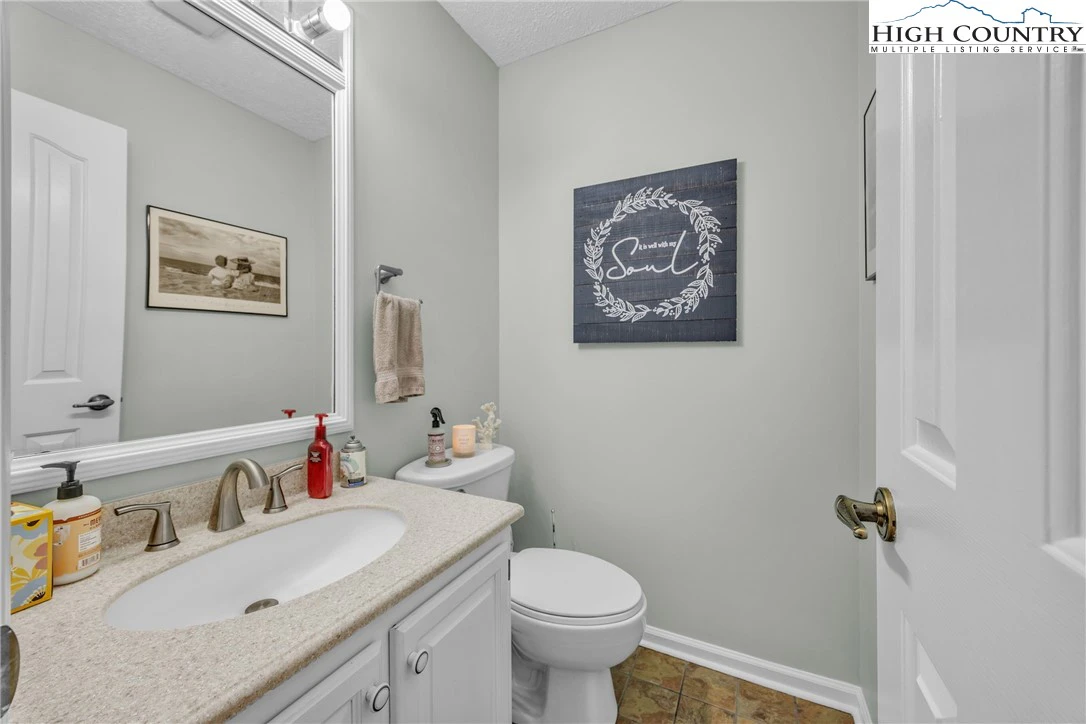 Image number 9 for the current listing