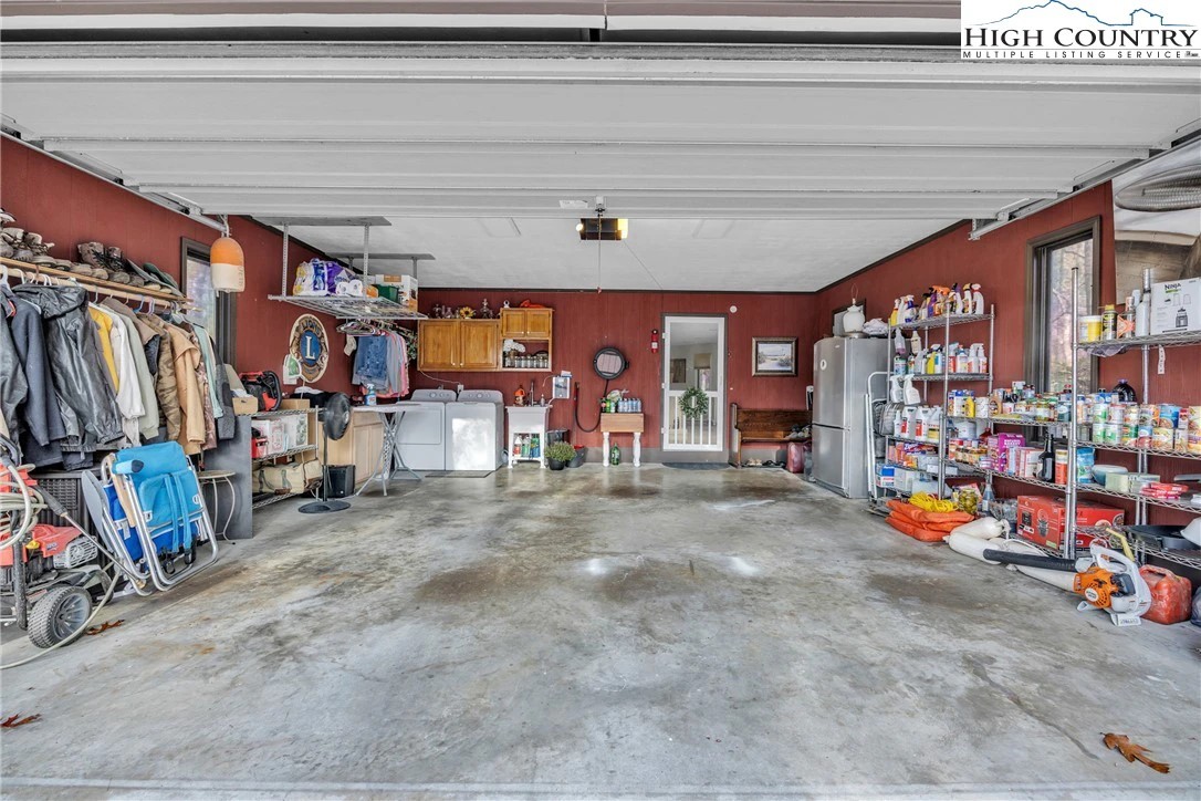 Image number 13 for the current listing