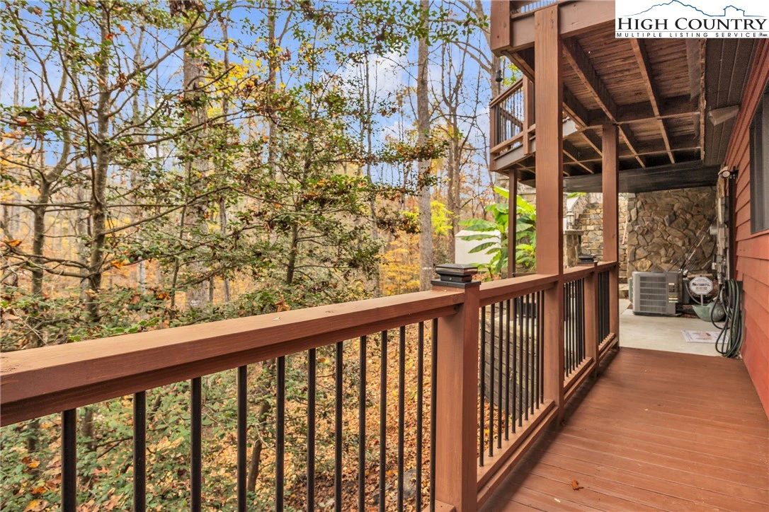 Image number 2 for the current listing