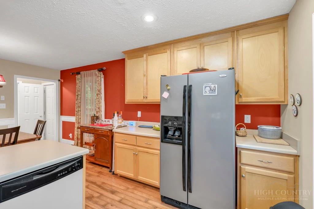 Image number 6 for the current listing