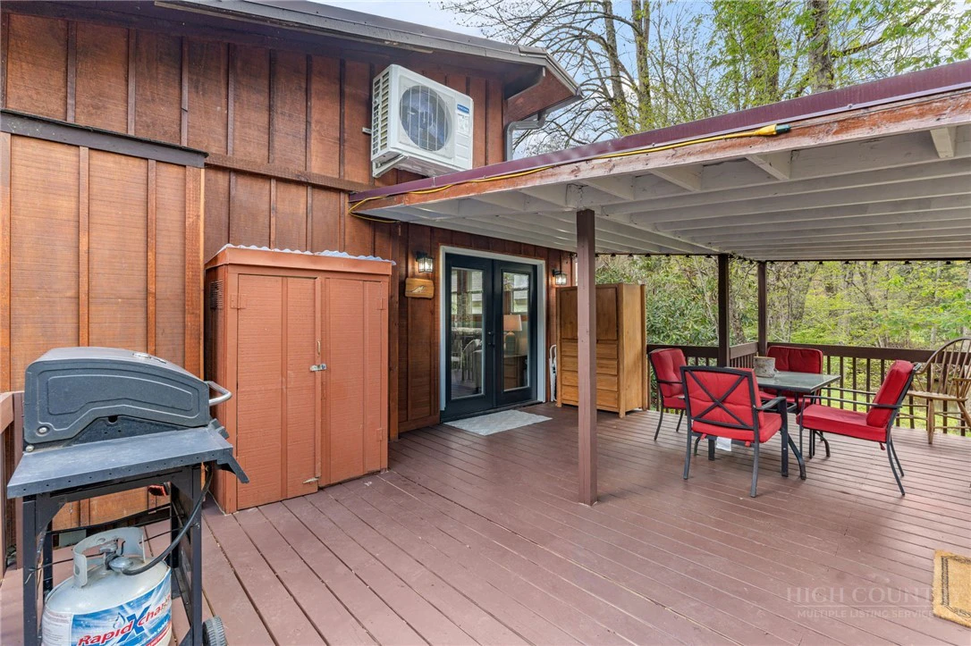 Image number 16 for the current listing