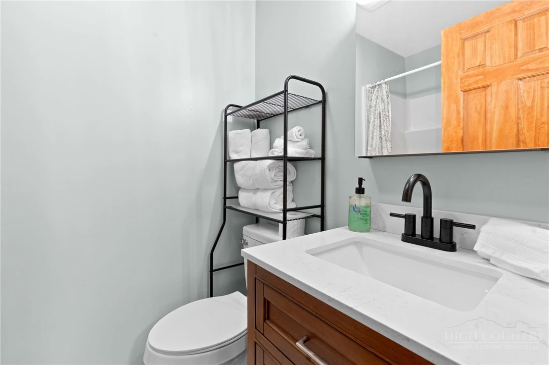 Image number 6 for the current listing