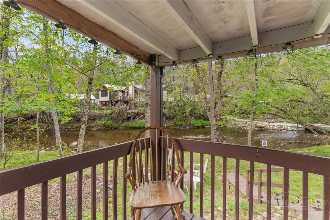 Image number 14 for the current listing