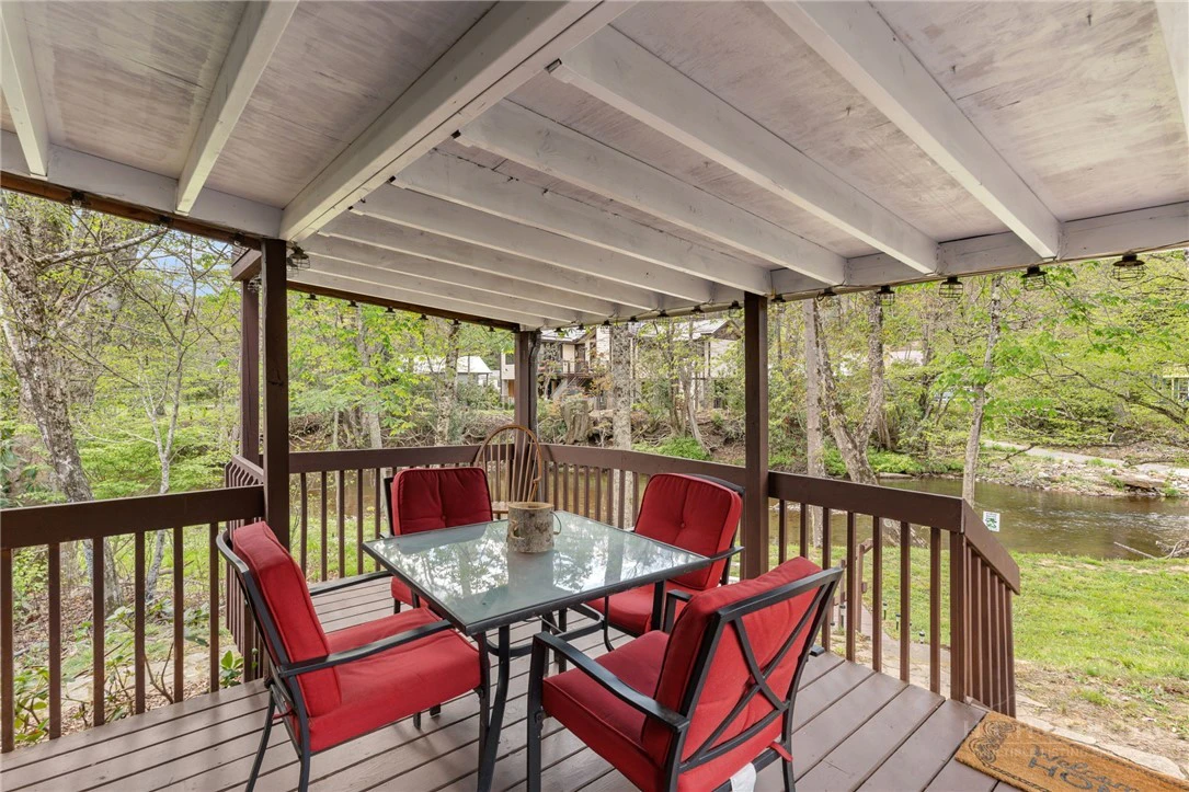 Image number 13 for the current listing