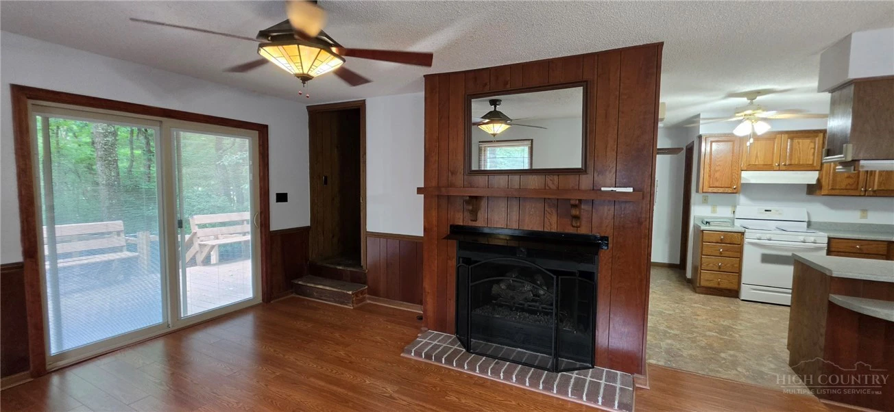 Image number 5 for the current listing