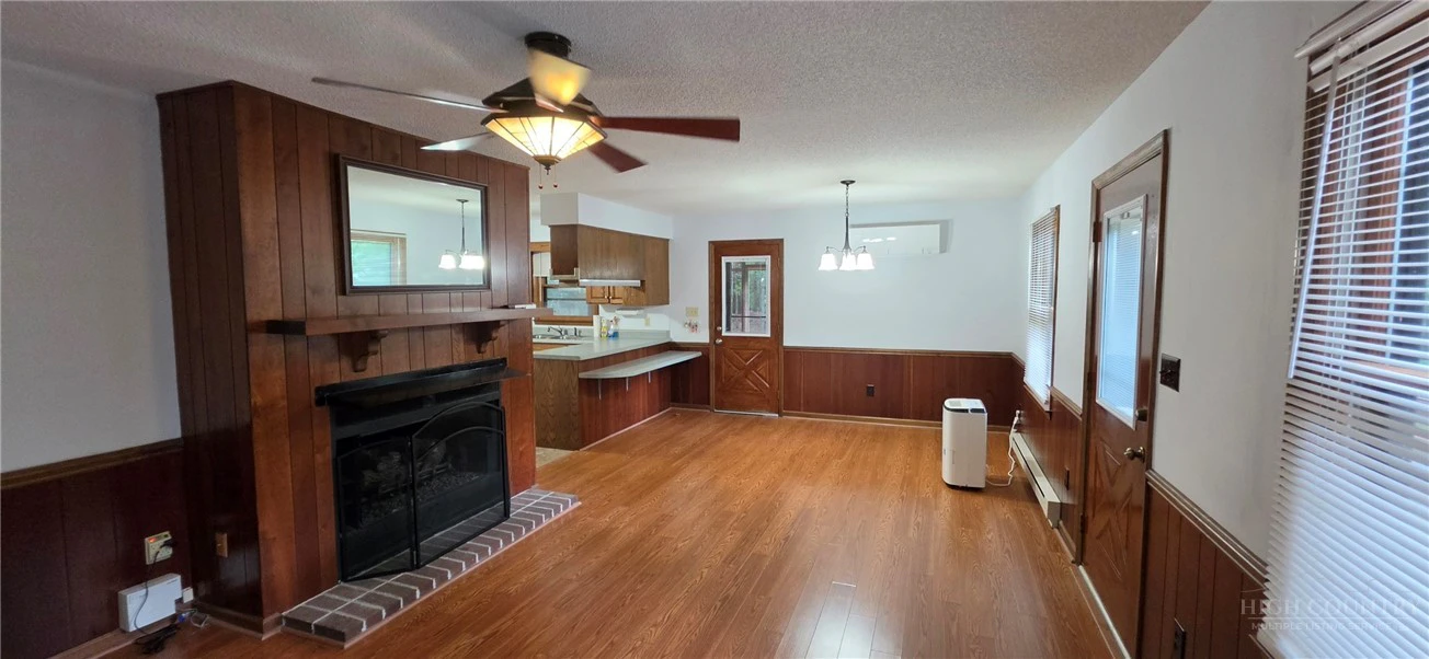 Image number 6 for the current listing