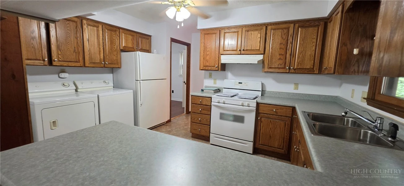 Image number 11 for the current listing