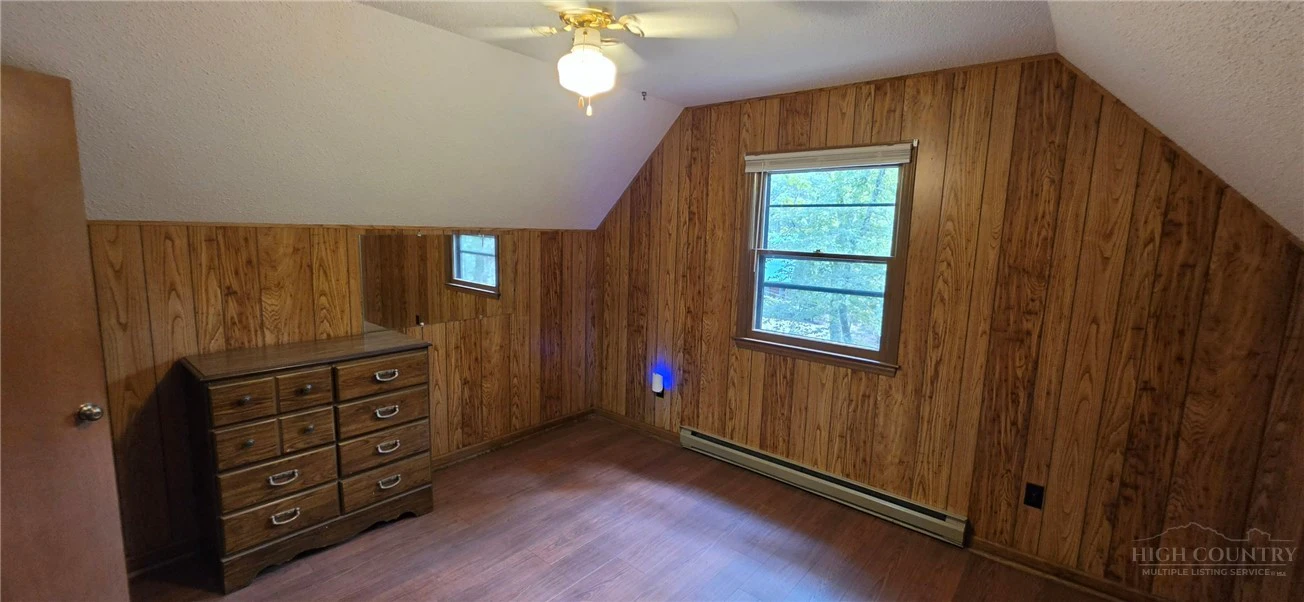 Image number 20 for the current listing