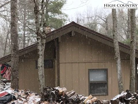 Image number 3 for the current listing