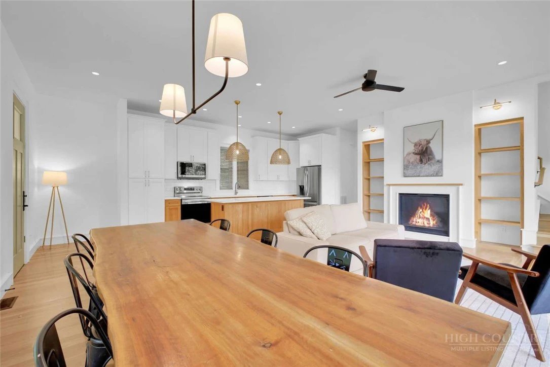 Image number 7 for the current listing