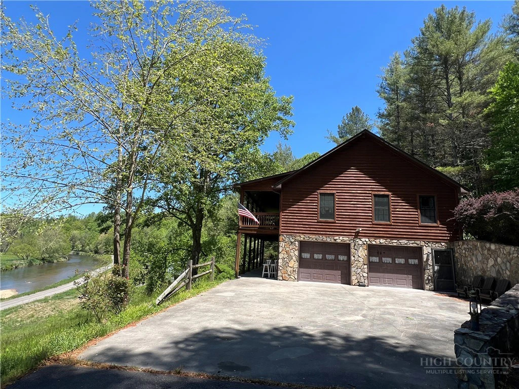 Image number 1 for the current listing