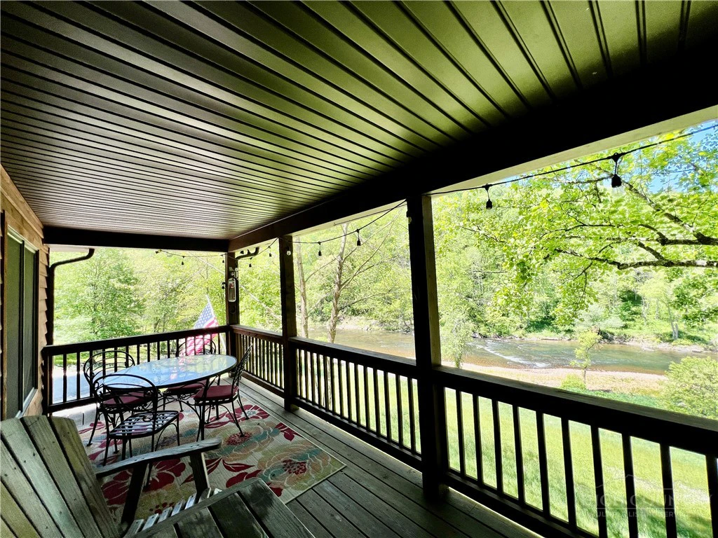Image number 13 for the current listing