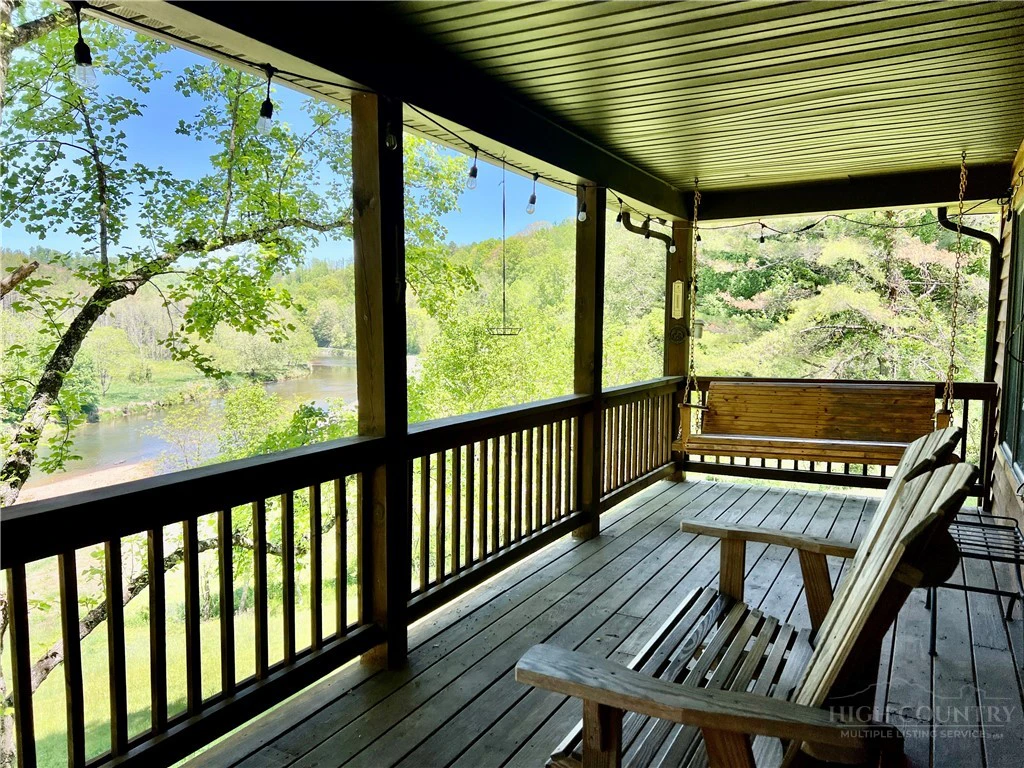 Image number 14 for the current listing