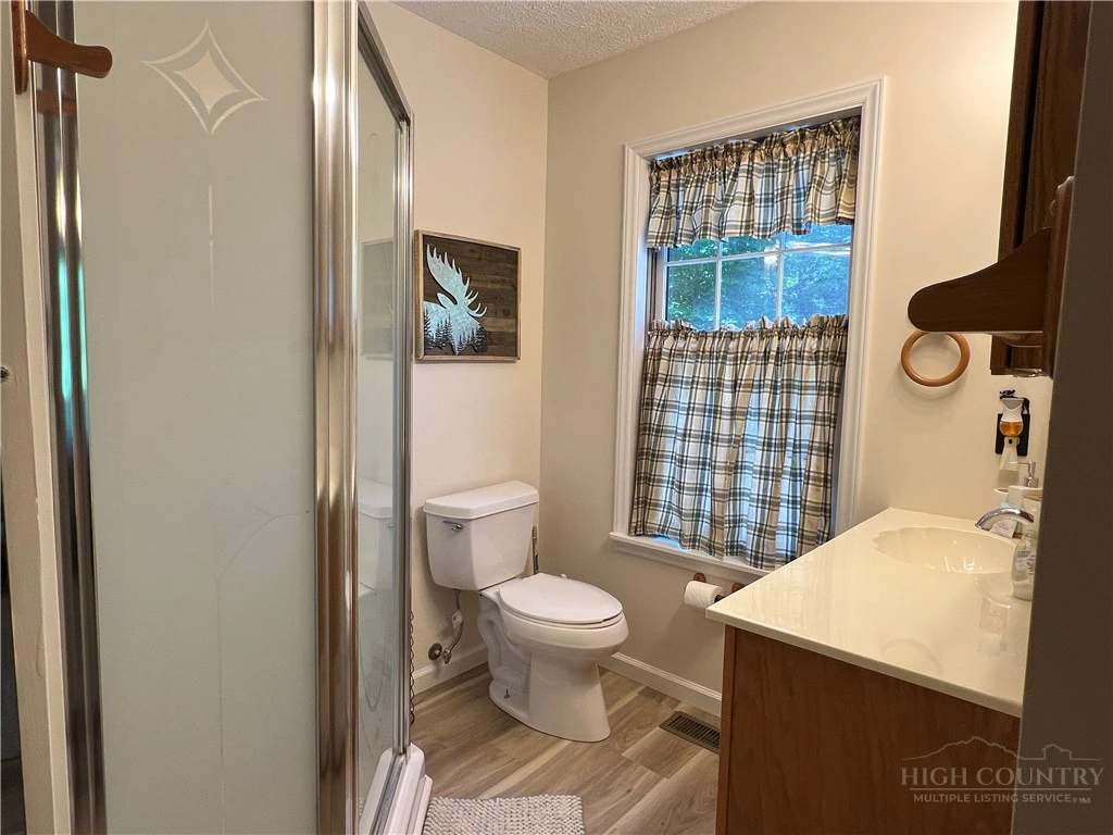 Image number 7 for the current listing