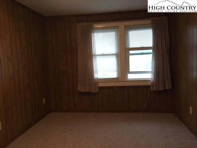 Image number 13 for the current listing