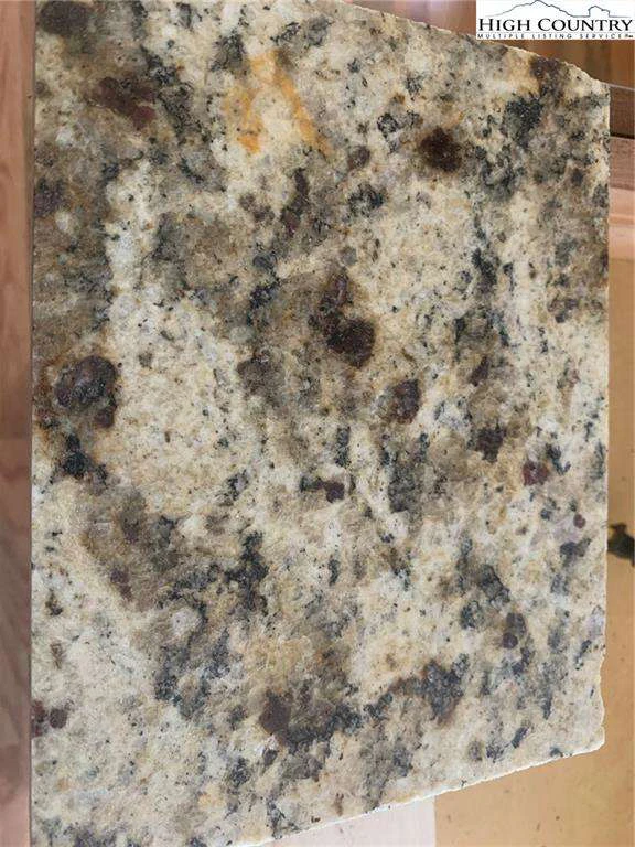 Image number 28 for the current listing