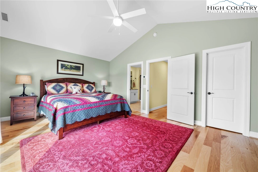 Image number 5 for the current listing