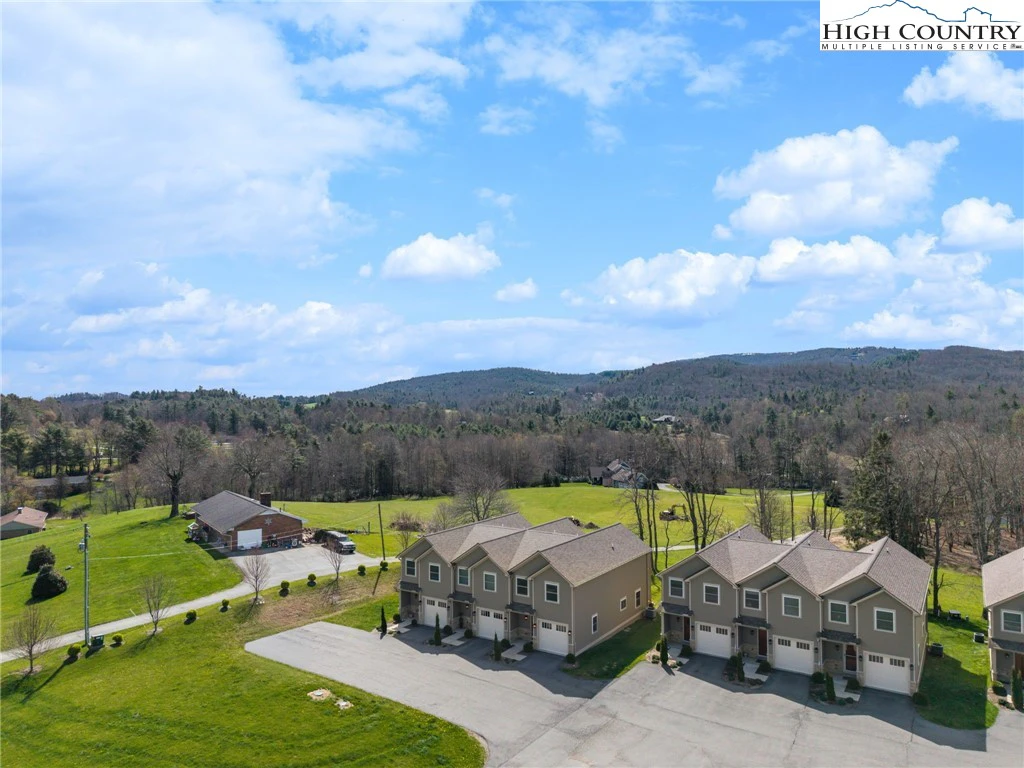 Image number 19 for the current listing