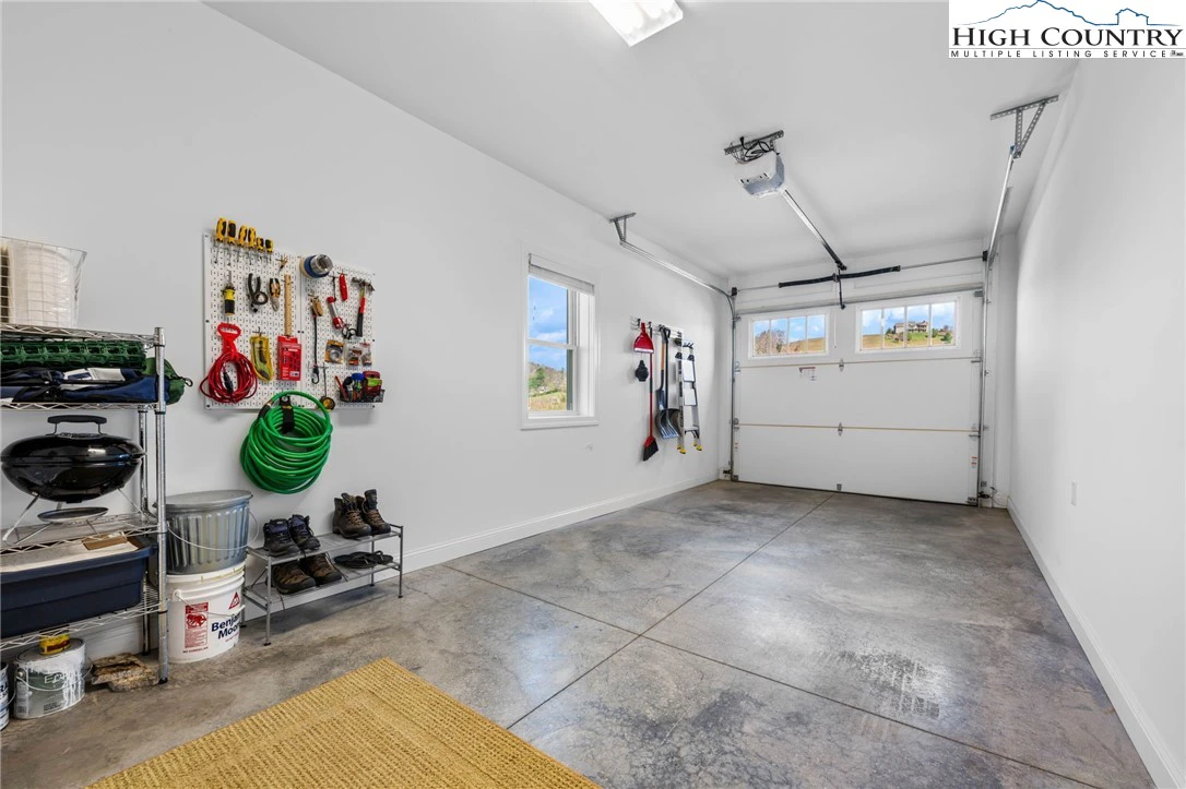 Image number 16 for the current listing