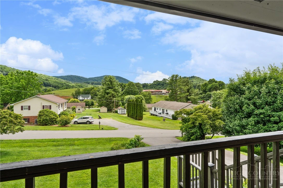 Image number 3 for the current listing