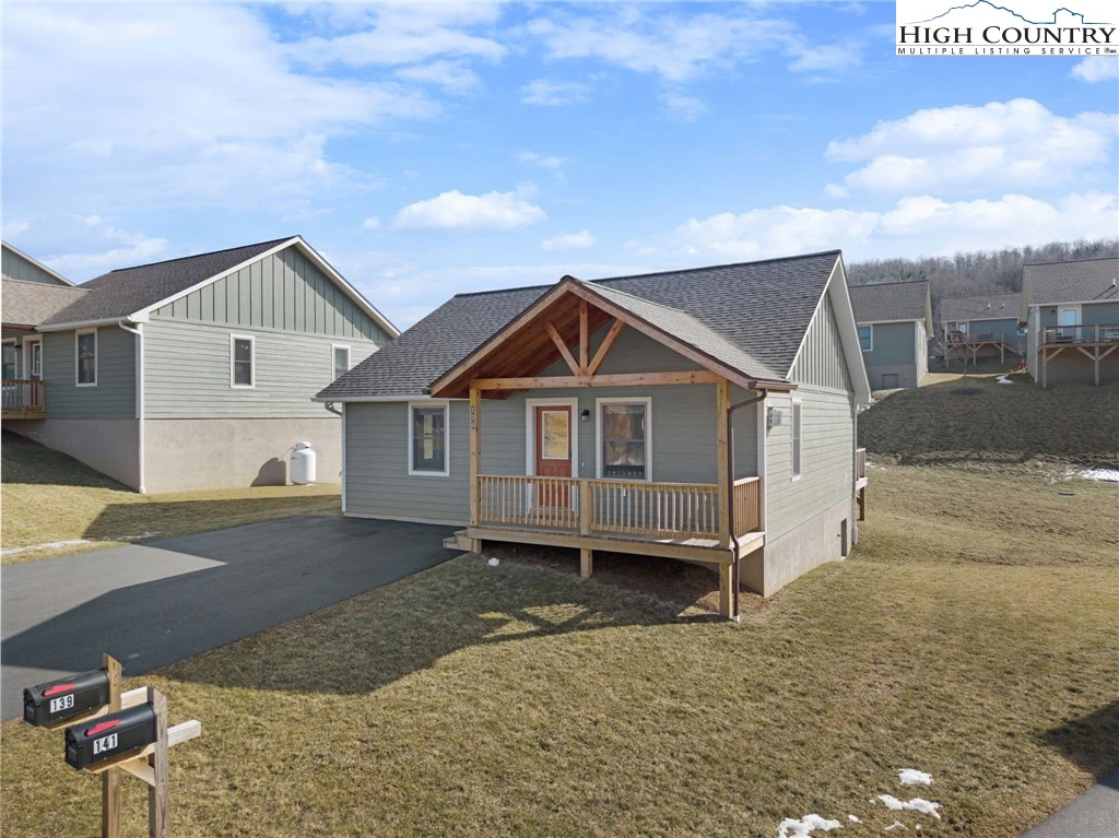 Image number 1 for the current listing