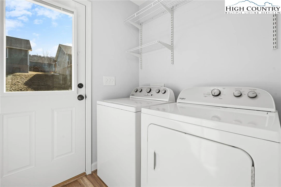 Image number 10 for the current listing
