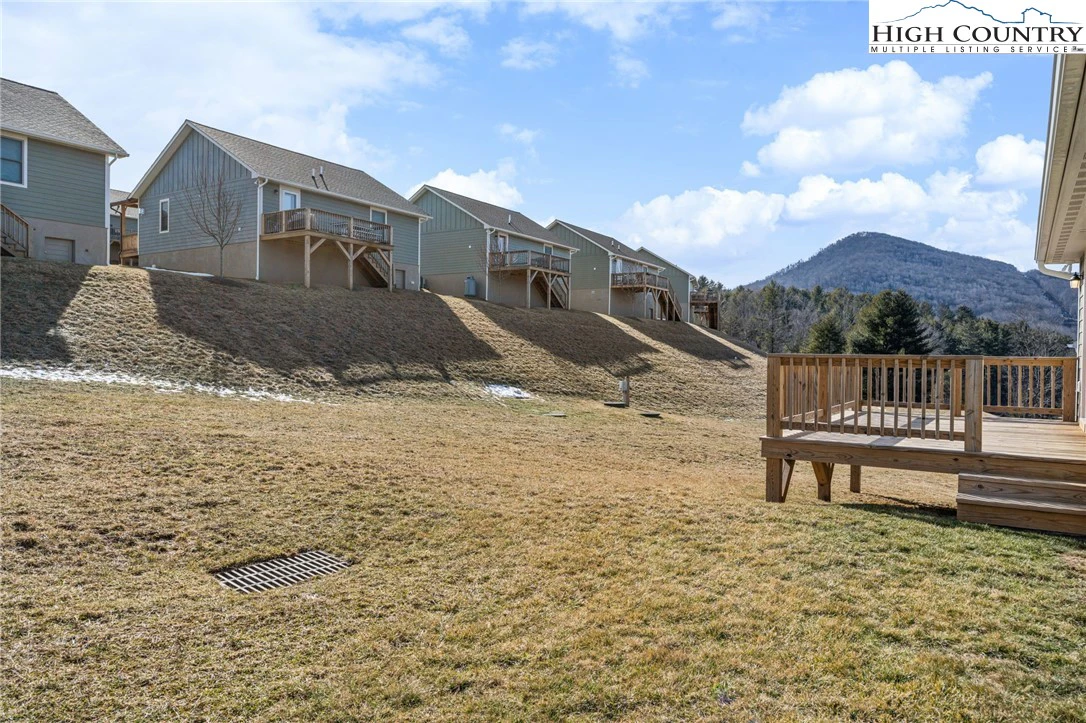 Image number 6 for the current listing
