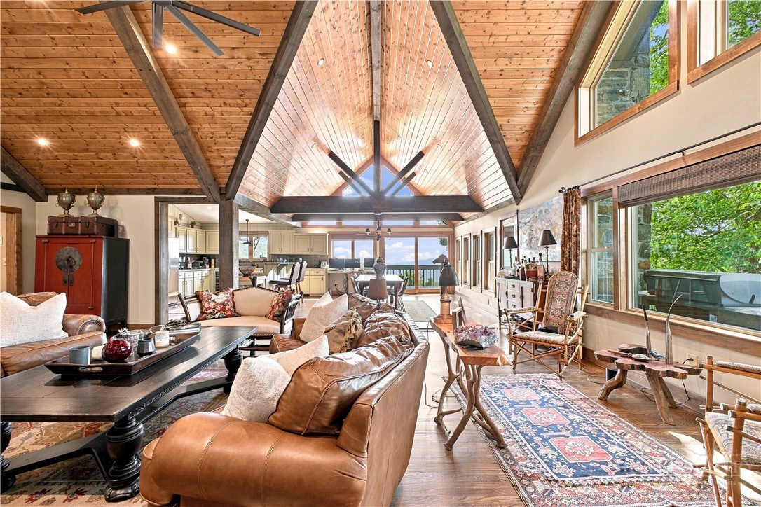 Image number 12 for the current listing