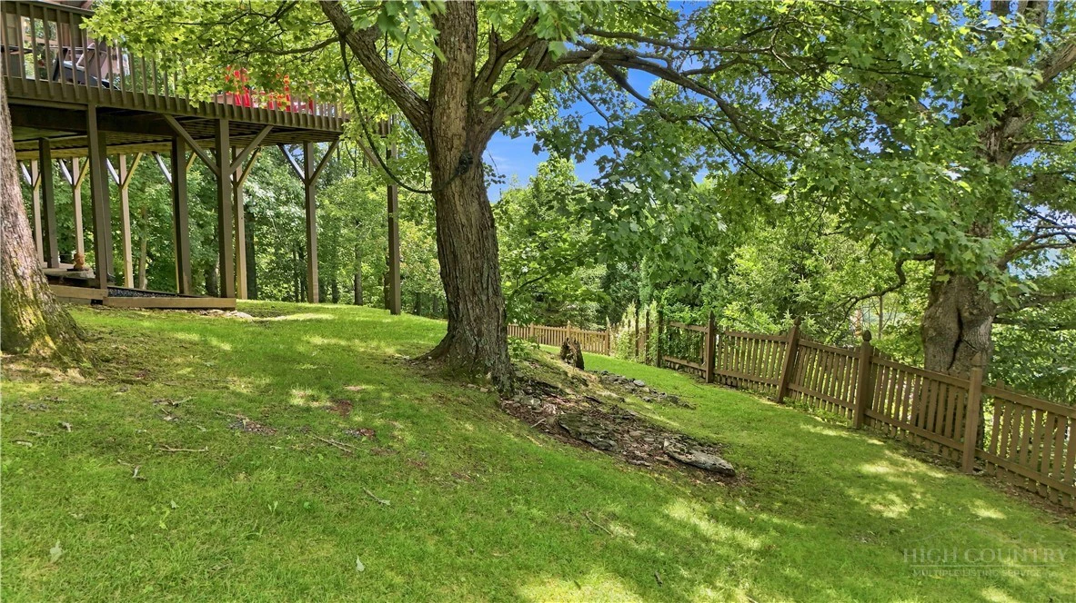 Image number 41 for the current listing