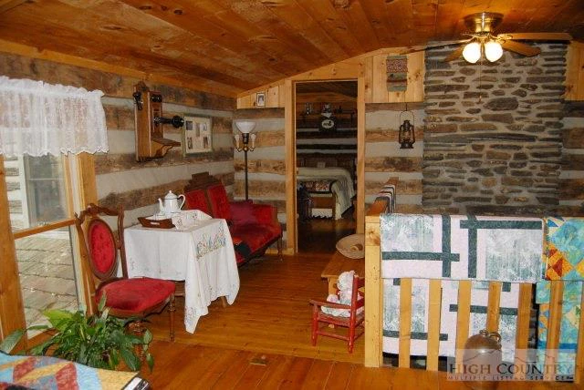 Image number 5 for the current listing