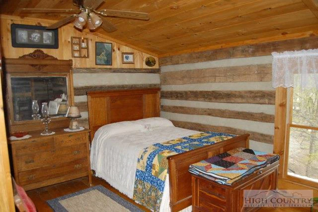 Image number 4 for the current listing