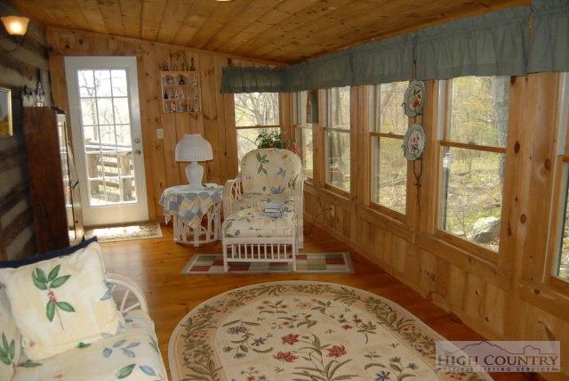 Image number 20 for the current listing
