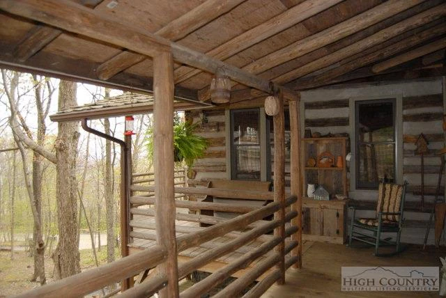 Image number 19 for the current listing
