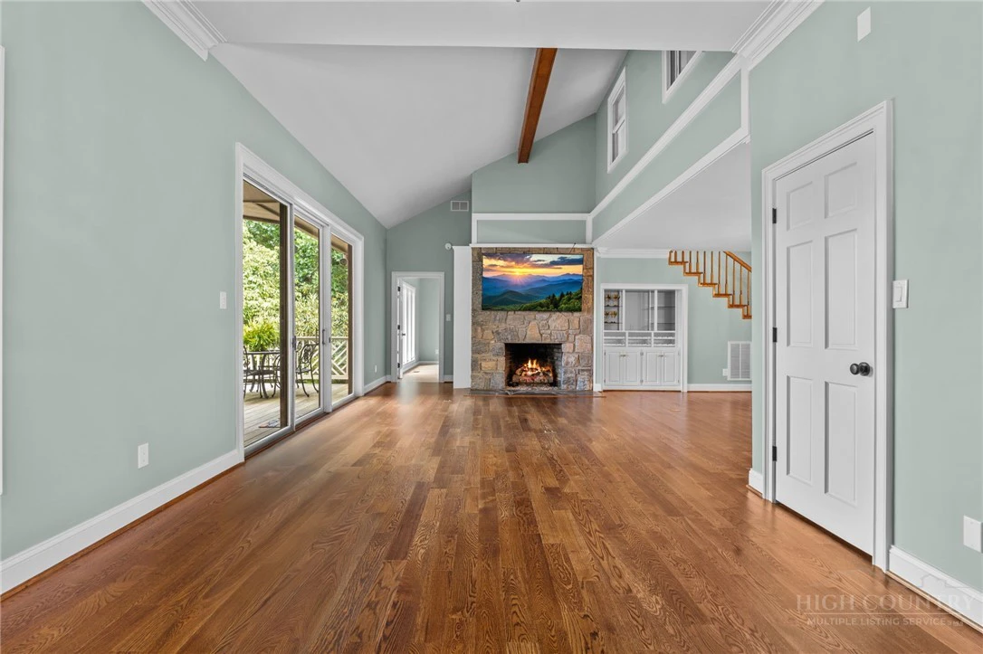 Image number 10 for the current listing